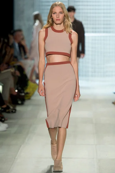 Look 11